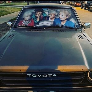 Meet your Posher, Caitlin